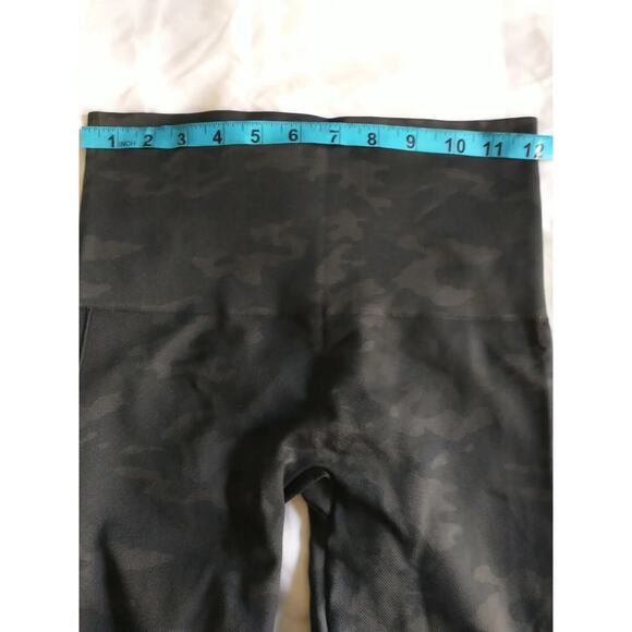 Spanx Look At Me Now High Waisted Seamless Tight Leggings Size Medium Camo - Picture 8 of 10
